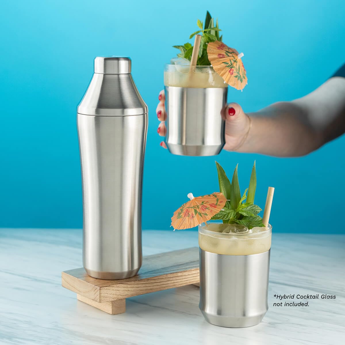 Elevated Craft Hybrid Cocktail Shaker - 28oz Premium Vacuum Insulated Stainless Steel Martini Shaker with Built-in Measuring System - Professional Cocktail Shaker for Home Bartenders