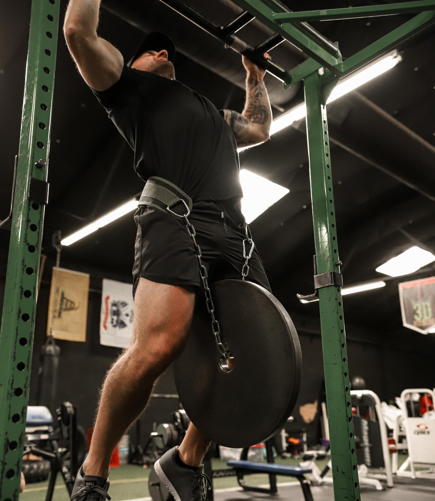 Dip Belt with Heavy Duty Steel Chain for Weightlifting, Pull Ups, and Dips, Adjustable Weight Training Belt