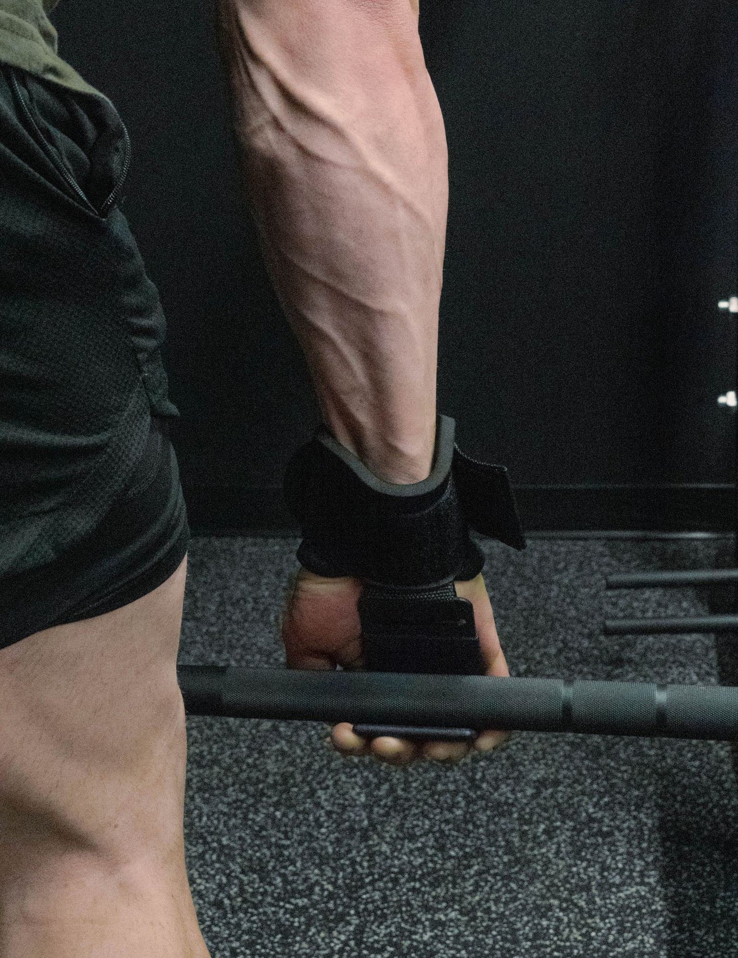 Weight Lifting Hooks Pair with Heavy Duty Wrist Straps, Hand Grip Support for Deadlifts, Pull Ups, and Shrugs for Men & Women